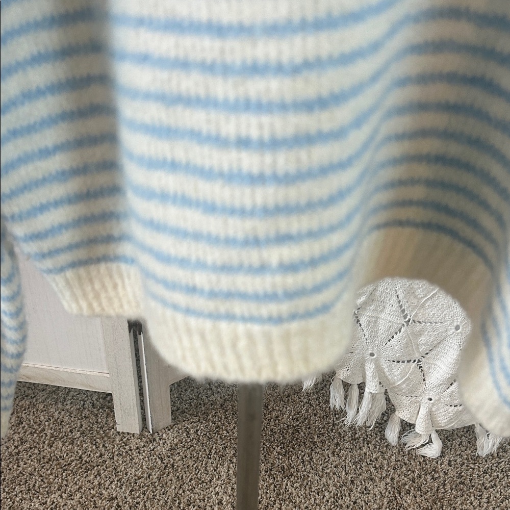 American Eagle Outfitters Striped Sweater in Blue and Cream - Picture 6 of 6